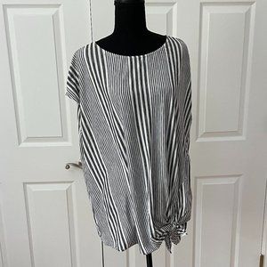 Max Studio Tire front cap sleeve T-shirt - size 2X